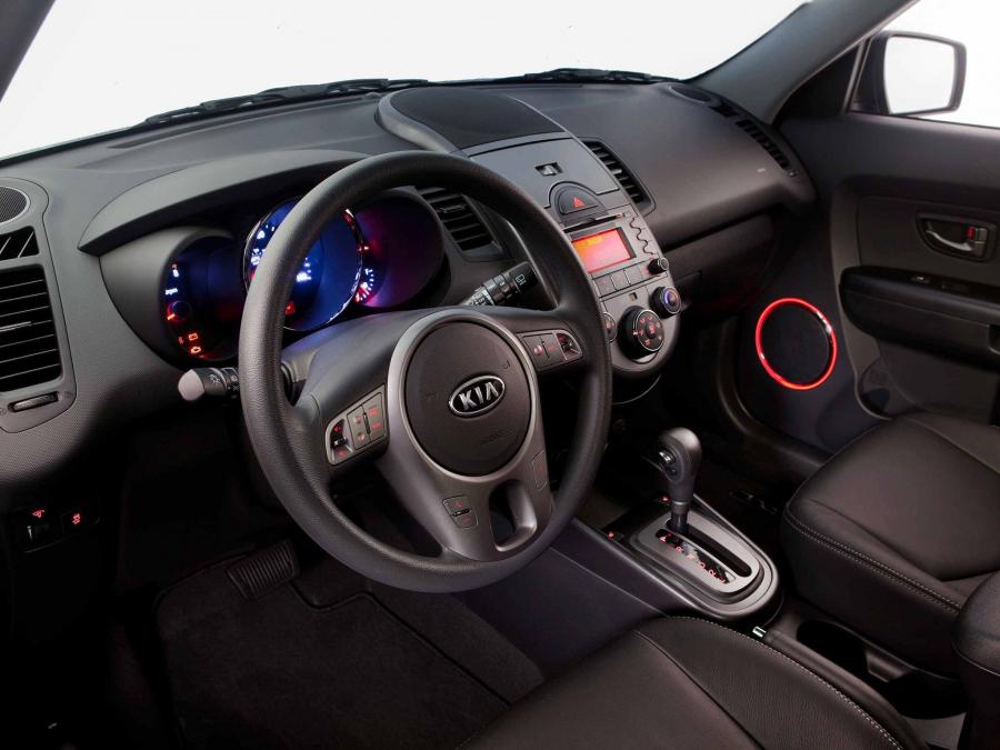  Kia Soul Ghost 2010 года  (фото 22 из 26)